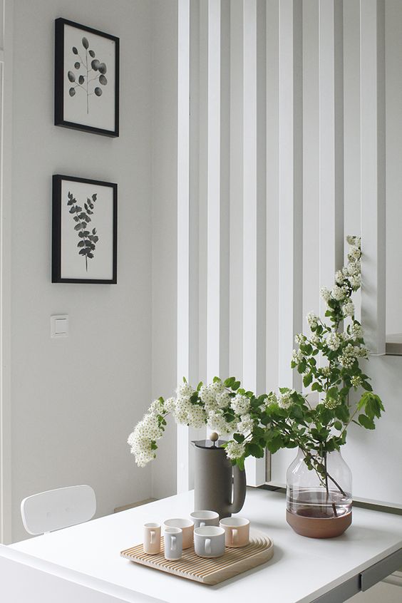 en primavera decora la mesa con flores naturales