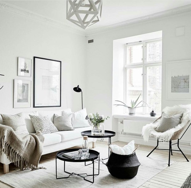 El blanco, el gris y los tonos metalizados. Aportan pureza a los espacios, logran crear un ambiente más serio y favorecer la concentración