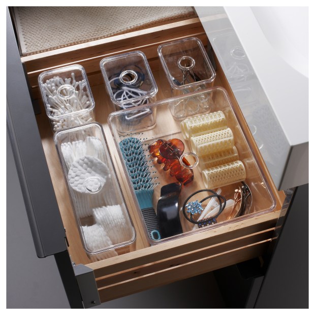 Organiza el interior de los cajones del baño con cajas pequeñas