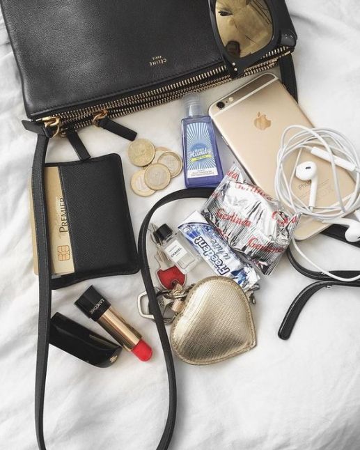 Ordenar el bolso llevando sólo los imprescindibles