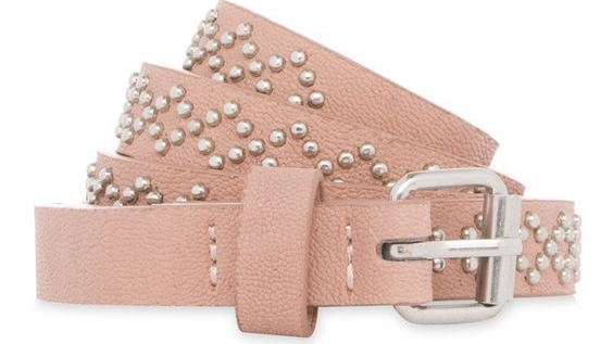 Los cintos alrededor de la maleta ocuparán menos espacio