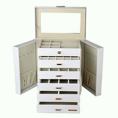 Trucos para mantener la bisutería siempre ordenada