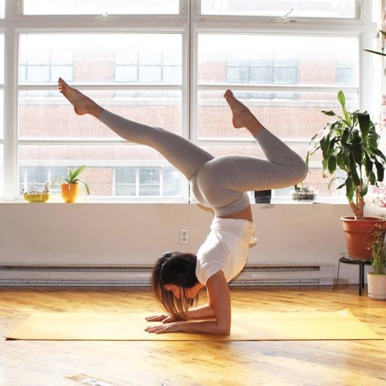 Ejercicios y yoga en casa